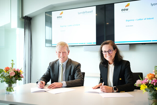Bernard M. Kemper和Yvonne van der Laan签署意向书