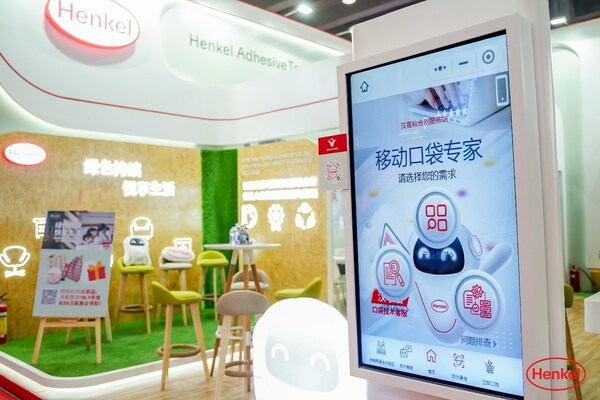 汉小智AI技术专家为客户提供一站式选品、咨询和售后等贴心服务