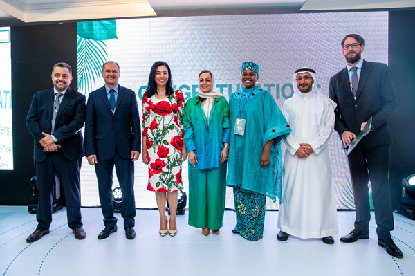 Delegates from Aramco, Saudi Electricity Company and ENOWA the three companies that purchased the most amount of credits at RVCMC’s carbon credit auction event –the largest of its kind Delegates from Aramco, Saudi Electricity Company and ENOWA the three companies that purchased the most amount of credits at RVCMC’s carbon credit auction event –the largest of its kind