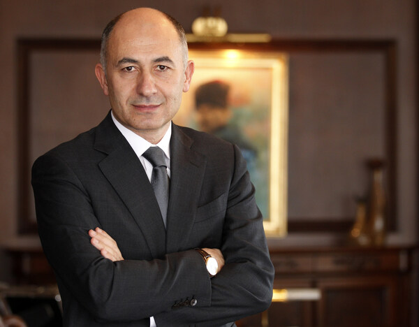 Erman Ilıcak ， Rönesans Holding名誉总裁